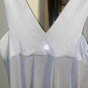Lululemon hustle & bustle tank top clinch waist size 4 thumbnail 4