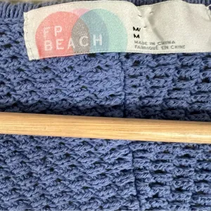 Free People Beach Love Me Long-Sleeve Fauxchet Top Womens M Blue Clean Girl thumbnail 6