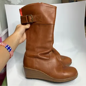 Crocs A-Leigh wedge boots tan casual‎ trendy neutral comfort shoe women size 7.5 thumbnail 2