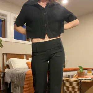 Vintage y2k Chaus black chunky knit short sleeve button up cropped top ☕️ thumbnail 3