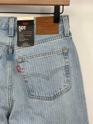 Levis 501 81 Jeans Womens 25x31 NWT Light Indigo Pattern High Rise $128‎ thumbnail 8