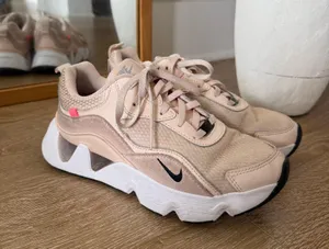Nike RYZ Sneakers thumbnail 1