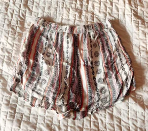 Abercrombie and Fitch Patterned Flowy Shorts Size Small thumbnail 1