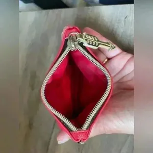 Victoria's Secret‎ Women’s Vintage Red Coin Purse Mini Zip Wallet thumbnail 4