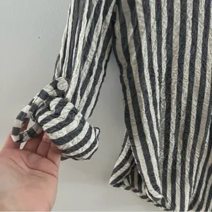 Jane and Delancey Blouse,Striped Size Large. Roll up sleeve button option! thumbnail 5