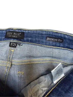 ✨Judy Blue‎ Boyfriend Fit Distressed Wash Jeans Size 1/25✨ thumbnail 3