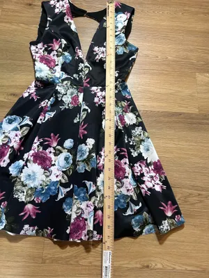 Windsor Women’s Small Black Floral Deep V Open Back Fit Flare Dress thumbnail 8