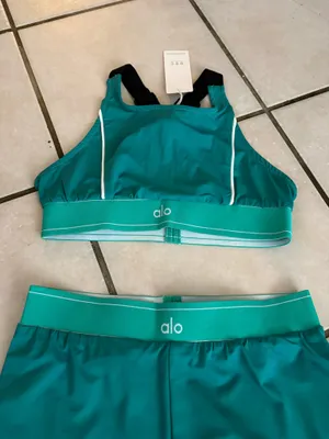 Alo yoga set nwtg size m thumbnail 2