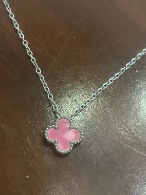 Pink Clover necklace thumbnail 2