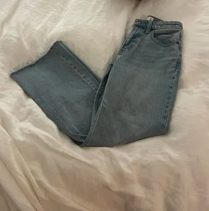 Abercrombie High Rise 90s Relaxed Jean Curve Love Extra Short thumbnail 8