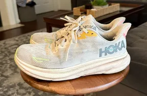 Women’s Clifton 9 Hoka thumbnail 1