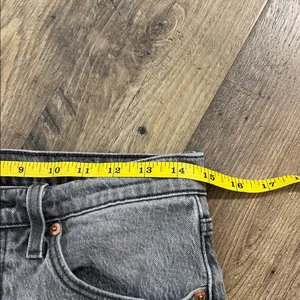 Levi's 501 Jeans Women 28x30 Grey Denim Original Fit Button Fly Stretch 5 Pocket thumbnail 6