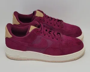 Womens Nike Air Force 1 True Berry Suede Athletic Sneakers Size 7.5 896185-602 thumbnail 1