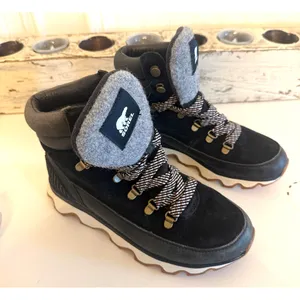 Sorel Kinetic Conquest Boots‎ Womens Size 8 Black Suede Wedge Snow Gorpcore thumbnail 3