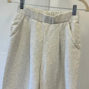 Halara Wide Leg Pleated Sweatpants Heathered Grey High Rise Size Sm Regular thumbnail 4