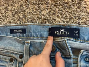 Hollister Classic Straight Light Wash Jeans thumbnail 5