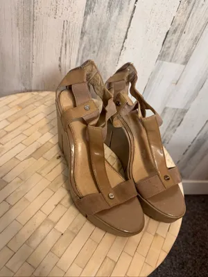 Calvin Klein Nude Tan Patent Elastic T-Strap High Platform Wedge Sandals Womens thumbnail 2
