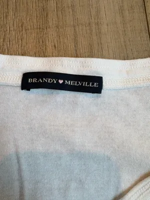 Brandy Melville Long Sleeve Top thumbnail 4