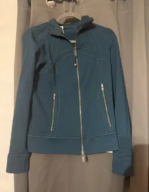 Lululemon Define Jacket thumbnail 1