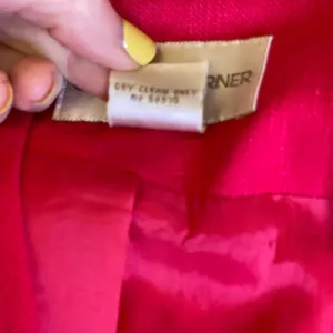 Vintage Casual Corner Fuchsia Short Sleeve Blazer Jacket Gold Buttons thumbnail 5