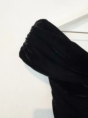 Lovers Friends Willa Top Size Small Black Velvet Asymmetric Ruched Mob Wife Chic thumbnail 4
