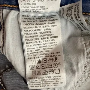 Levi’s 720 High Rise Super Skinny Distressed Jeans Size 26 thumbnail 6