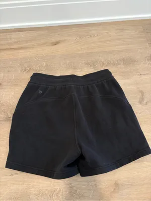 Lululemon Scuba High Rise Shorts Size 8 thumbnail 4