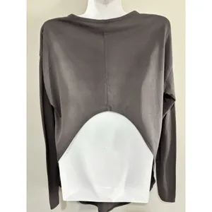 GymShark Open Back Ark Long Sleeve Shirt Women’s Medium Athletic Gray Top thumbnail 2