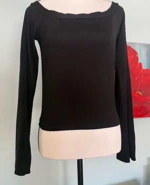 Reformation Wiley Solid Classic Black Boat Neck Top size M Medium thumbnail 1