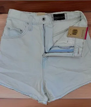 Levi's High Waisted Mom Shorts NWT 26 thumbnail 1