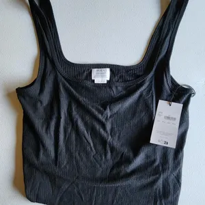 NWT RVCA Women's BLACK TANK TOP Large thumbnail 1
