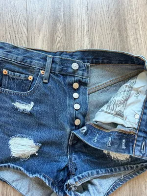 Levi's 501 Women's Distressed Denim Jean Shorts Dark Wash Size 25 thumbnail 5
