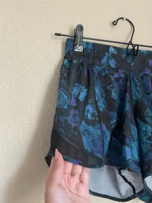 Lululemon Hotty Hot Short II Size 4 Floral Shift Blue Multi / Black thumbnail 7