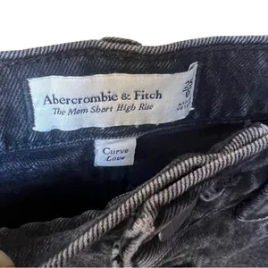 Abercrombie and Fitch Mom Shorts Size 25 Washed Black Distressed Cut Of Shorts thumbnail 5