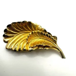 Gold tone vintage double feather brooch thumbnail 6