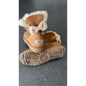 UGG Mini Bailey Knit Bow Boots in classic chestnut suede size 8 thumbnail 9