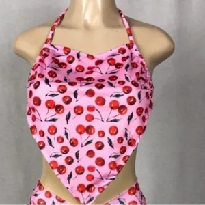 Zuliana Size Small Cherry Print Bandana Style Top. New With Tags. thumbnail 3