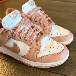 Nike Women’s Low Dunk Sneakers - size 8 thumbnail 5