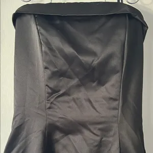 Black Victorian Strapless Satin A-Line Gown Floor-Length Formal Evening Dress thumbnail 2