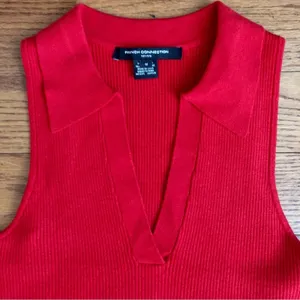 French Connection Sleeveless V Neck Knit Tank Top Sweater Women’s Size M NWOT thumbnail 4