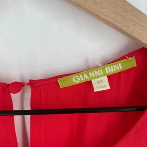 Gianni Bini Mini Dress Womens XS Red Viscose Lace Cutout Detail Keyhole Back‎ thumbnail 3