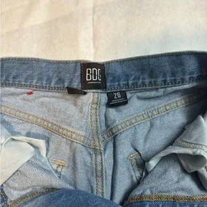 BDG Blue Relaxed Jeans with Distressed Details thumbnail 6