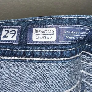 Miss Me Distressed‎ Cropped Jeans Size 29 Studded Pocket Stretch Denim thumbnail 4