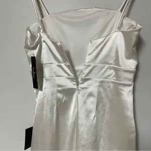 Lulu’s Little White Satin Dress, Size medium, NWT‎ thumbnail 11