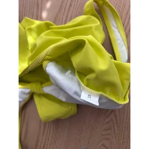 B45 New Women AMI 1pc Swimsuit Neon Yellow size Small/Medium thumbnail 4