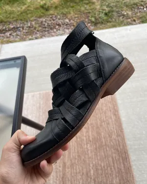 shoes thumbnail 3