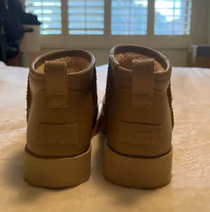 UGG Boots Mini thumbnail 3