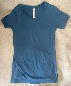 Athleta momentum tee thumbnail 1