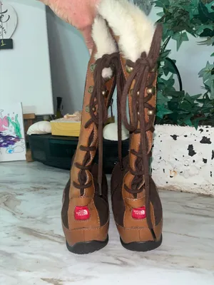 The North Face Women boots size 9.5 thumbnail 2
