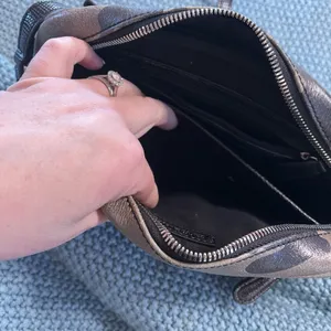 G.I.L.I Camo Print Leather Purse With Wallet Insert EUC thumbnail 11